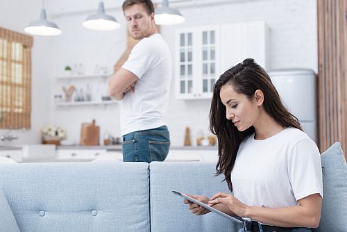 jak sprawdzić czy dziewczyna mnie zdradza